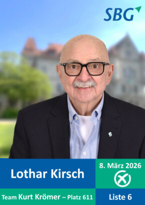 Lothar Kirsch frontal, im Hintergrund das Steiner Schloss