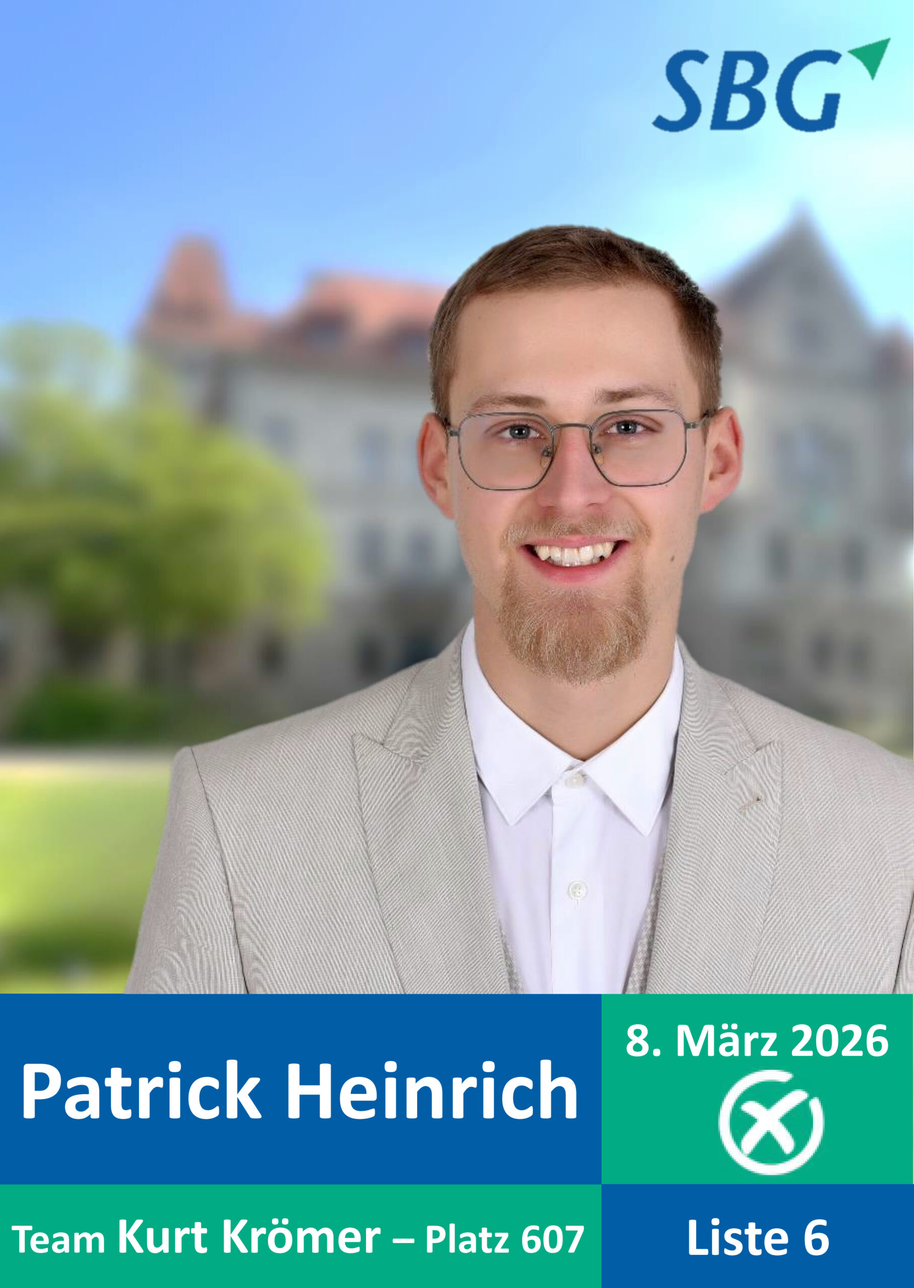 Patrick Heinrich im Hintergrund Steiner Schloss
