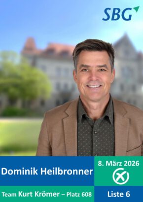 Dominik Heilbronner in Vordergrund, im Hintergrund das Steiner Schloss