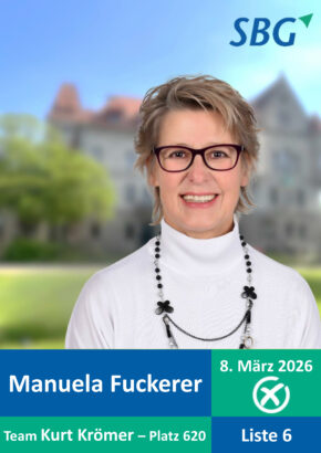 Manuela Fuckerer, im Hintergrund das Steiner Schloss